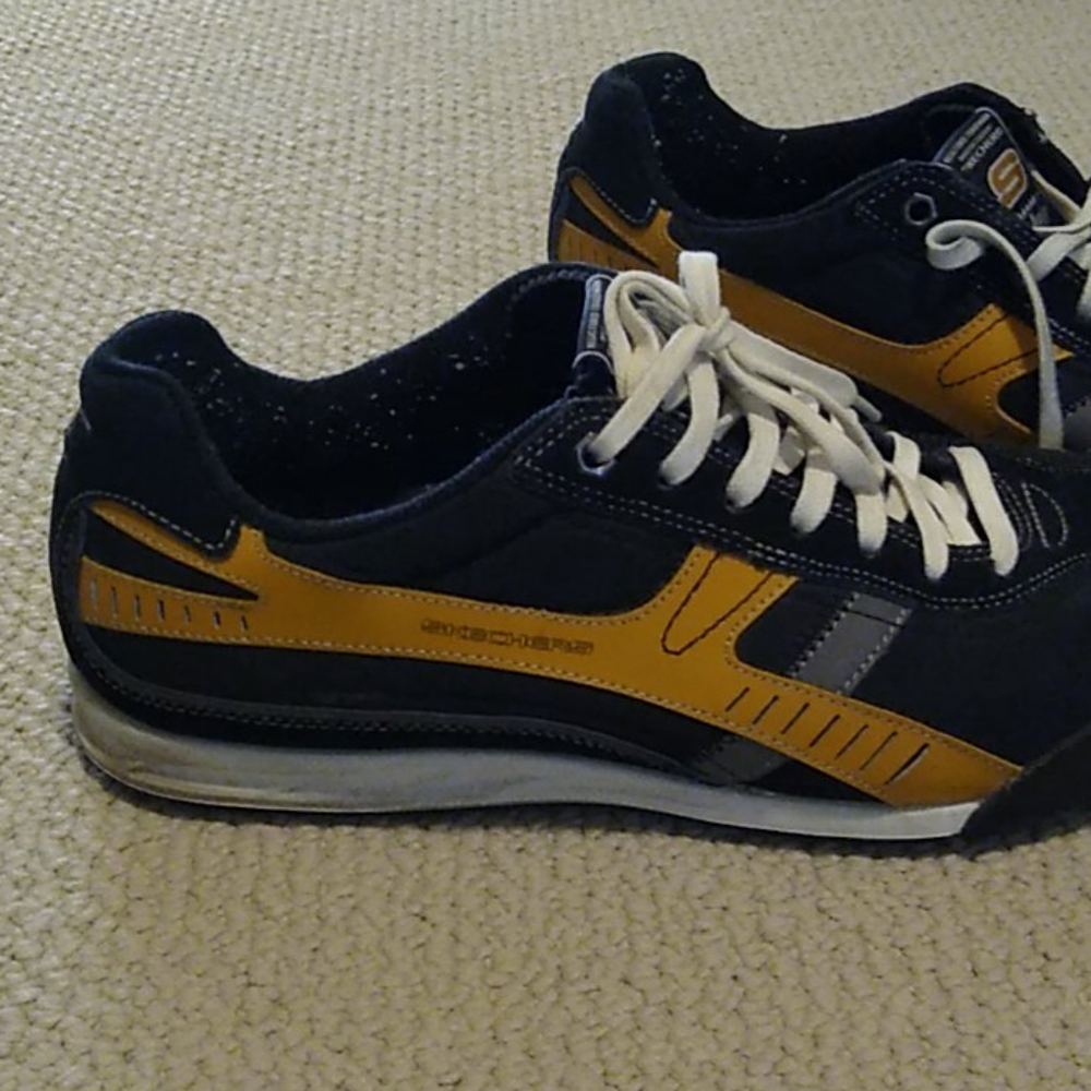 Shoes - Picture 2 of 13